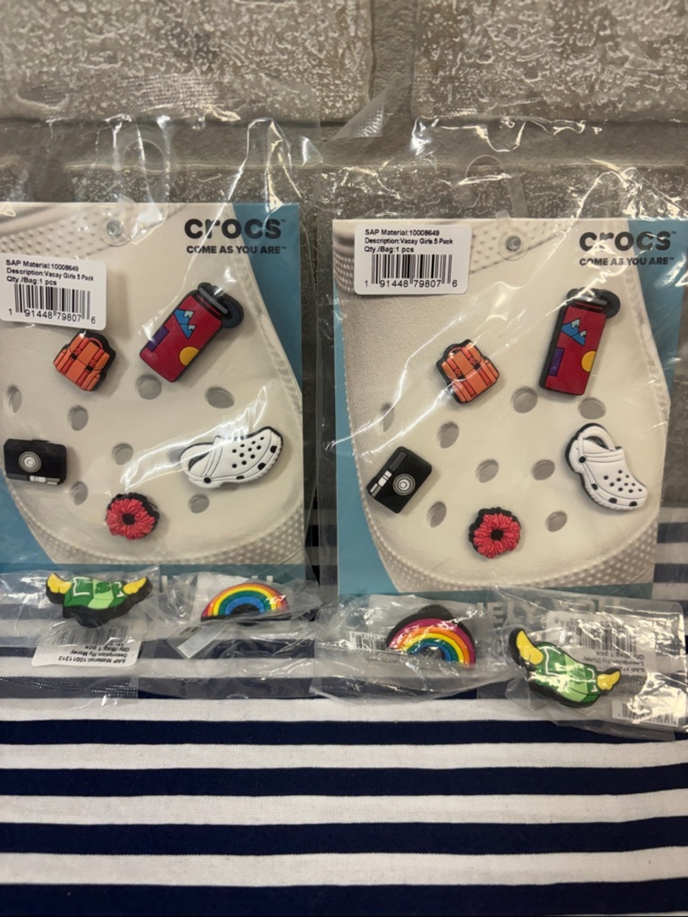 CROCS Vacay 5 Pack Jibbitz Charm Bundle 14 Jibbitz Total